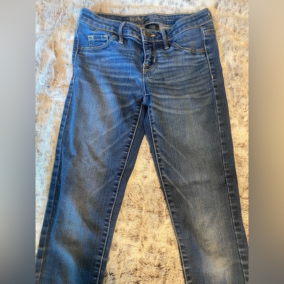 Mid Rise Jeans - Picture 2 of 5
